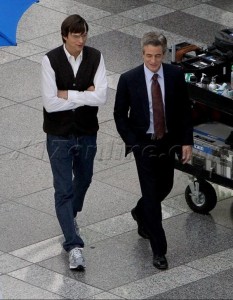 Ashton Kutcher sul set di jOBS