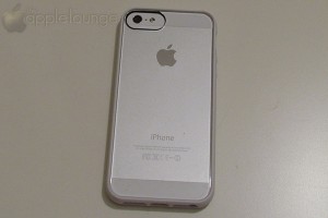 Cover iPhone 5 Clear, immagine di un iPhone 5 inserito nella cover - TheAppleLounge.com