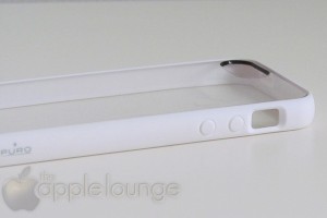 Cover iPhone 5 Clear, particolare dei tasti per il volume privi dei simboli + (piu) e - (meno) - TheAppleLounge.com