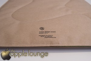 papernomad, MacBook 15'' sleeve (dettaglio logo) - TheAppleLounge.com